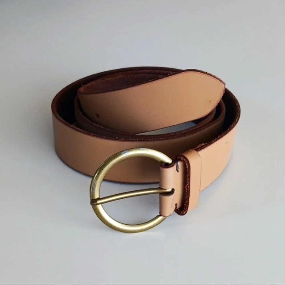 Frye Woman’s Tan Leather Belt with Bronze Ring Buckle Authentic 100 leather Sz L
